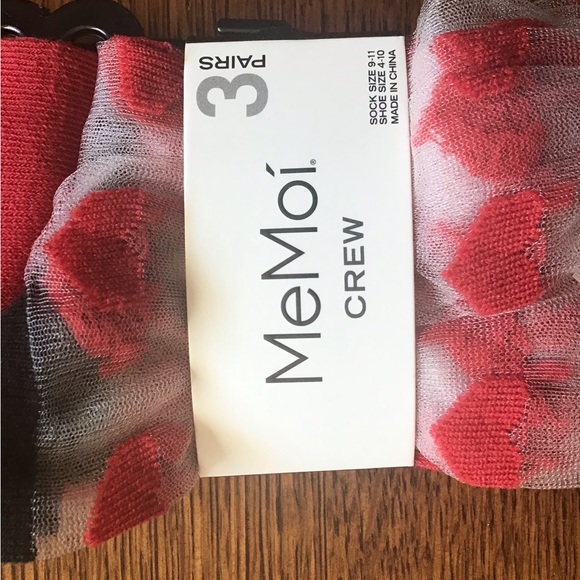 🩷🩷 Heart Print MeMoi’ Women’s crew socks 3 pairs - Picture 2 of 3